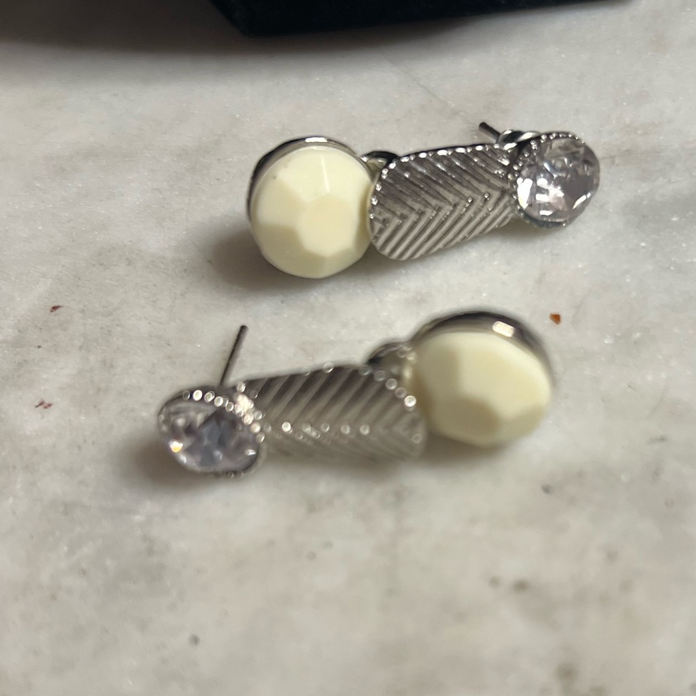 Necklace & Earring Set - Picture 4 of 6